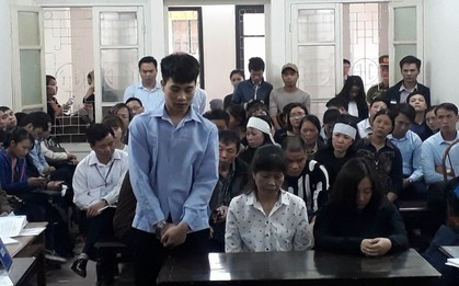 Tái xét xử vụ cháy quán karaoke khiến 13 người chết: Các bị cáo tỏ ra mệt mỏi, ủ rũ không nói nên lời