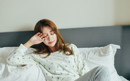 Lúc nào cũng buồn ngủ dù đã ngủ đủ 8 tiếng mỗi ngày có thể là dấu hiệu của bệnh gì?