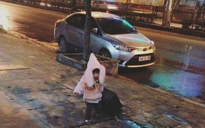 Cô bé nói chưa sõi nhưng hở ra là xách vali bỏ đi: "Chào mẹ con đi cứu bạn bè!"