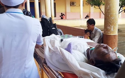 Vợ tạt nước sôi khiến chồng nguy kịch, con bị thương