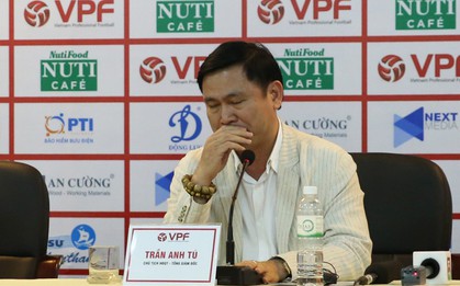 Chủ tịch VPF nghẹn ngào nhắc đến cha già 96 tuổi: Còn ai như tôi dám đến với bóng đá nữa không?