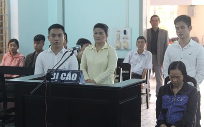 Xét xử đường dây mại dâm chuyên đăng ảnh nóng "quảng cáo" trên mạng ở Đà Nẵng