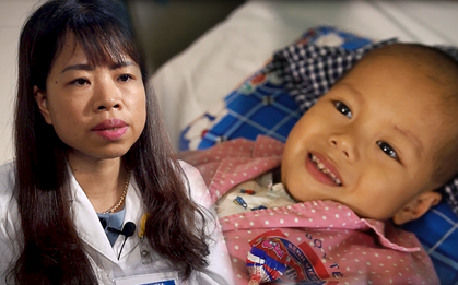 Tiến sĩ - Bác sĩ Phạm Thị Việt Hương: "Người mẹ thứ 2" ngày đêm giành lại sự sống cho những chiến binh đầu trọc