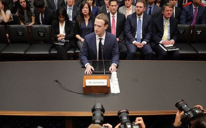 Video: Nghe Mark Zuckerberg giải thích cho các Thượng Nghị sĩ cao tuổi về cách hoạt động của Facebook