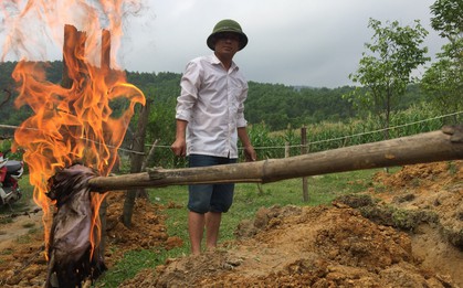 Hà Tĩnh: Người dân đào hố, tá hỏa phát hiện đất bị nhiễm dầu