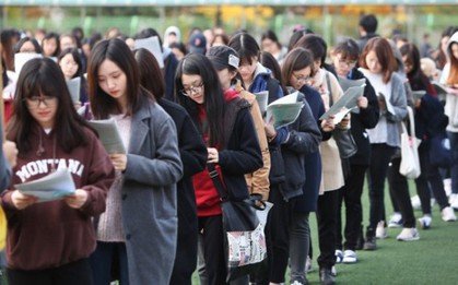 Hoãn thi môn Tiếng Anh vì một phó phòng giáo dục ở Cần Thơ bóc trước đề thi?