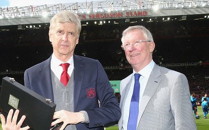 Hình ảnh đẹp của Sir Alex và HLV Wenger khiến fan bóng đá không khỏi bồi hồi