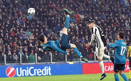 Ronaldo lập siêu phẩm "xe đạp chổng ngược", Real Madrid đè bẹp Juventus