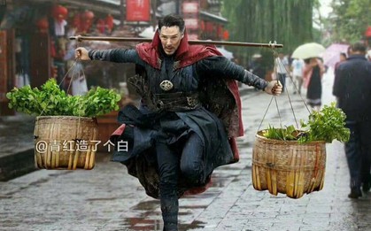 “Cười té ghế” với loạt ảnh chế siêu anh hùng phải gánh hàng rong mưu sinh