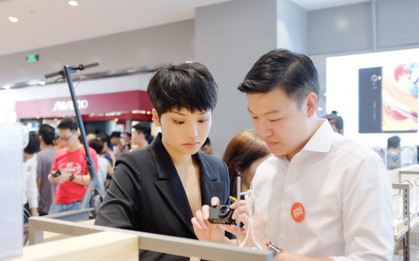 Cận cảnh cửa hàng Mi Store thứ hai tại TP.HCM: bày bán gần 200 mặt hàng hệ sinh thái Mi, không gian trải nghiệm rộng rãi đến hơn 300 m2