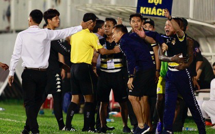 Xây 10 năm, phá 1 giờ