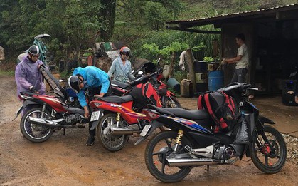 Sau chầu nhậu, anh shipper cùng bạn ''lạc'' từ Hà Nội vào Cà Mau rồi sau đó ở lại Sài Gòn không về nữa