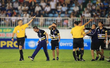 CLB Hà Nội nhận 5 án phạt vì những hình ảnh xấu xí ở trận gặp HAGL