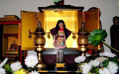 Chuyện kỳ bí về con búp bê có tóc liên tục mọc dài trong đền thờ cổ ở Nhật Bản