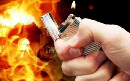 Chia tay vợ, người đàn ông ở Sài Gòn mang xăng tưới lên chủ quán nơi vợ làm đòi thiêu sống