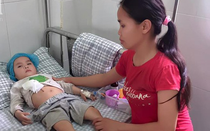 Tận cùng nỗi đau của người mẹ bị tật ôm con trai mắc bệnh viêm màng não đi khắp các Bệnh viện suốt 2 năm trời