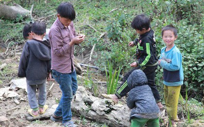 Chuyện không tin nổi về những cậu con trai mọc "cô bé" của con gái ở Hà Giang