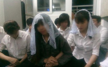Tan cửa nát nhà vì hội thánh tự xưng: Đủ chiêu trò dụ dỗ, lôi kéo