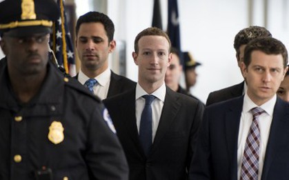 Nghịch lý Facebook: Tưởng ngã đau vì "phốt" nhưng vẫn tự tin khoe thành tích đều đều