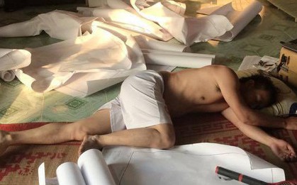 Khổ như sinh viên kỹ thuật làm đồ án: Vạ vật ăn ngủ đêm ngày với bản vẽ trong nhà trọ oi bức