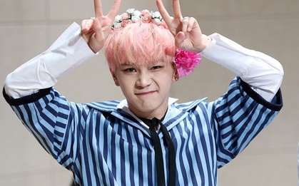 Sốc: Nam thần tượng Kpop cắt cổ tay, khóc lóc cầu cứu ngay trên sóng livestream