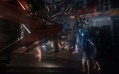 Xe trộn bê tông đâm sập trạm biến áp khiến toàn đảo Cát Bà mất điện, 3 người thương vong