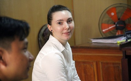 Hotgirl người Nga cười tươi vì thoát án tử hình