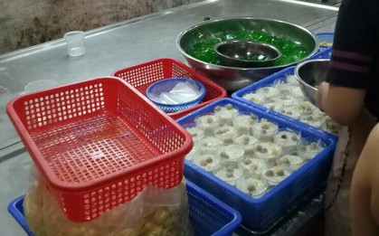 "Đột kích" cơ sở sản xuất chè Thái thập cẩm, thu giữ hơn 300kg nguyên liệu không rõ nguồn gốc