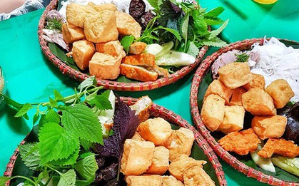 Khu Chùa Láng cũng có nhiều hàng bún đậu thế này, trời trở nóng rủ nhau đi ăn là nhất