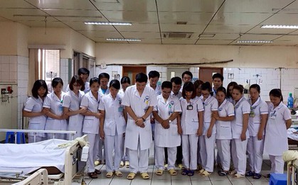 Đồng nghiệp của BS Hoàng Công Lương gửi lời cảm tạ đến gia đình các bệnh nhân quá cố sau sự cố chạy thận khiến 8 người tử vong