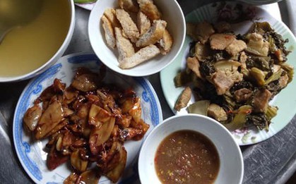 Khoe cả tháng đi chợ chỉ mất 1,5 triệu cho 5 người mà vẫn đầy đủ thịt cá, mẹ trẻ nhận gạch đá vì "chém gió"