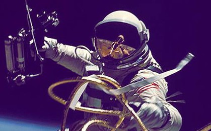 Chuyên gia NASA tiết lộ trải nghiệm "đi cầu" trong vũ trụ thực sự là như thế nào
