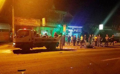 2 xe máy tông trực diện, 5 người thương vong