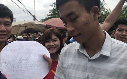 Làm bài thi môn Toán không tốt, nam sinh giơ giấy nháp vẽ trâu, chiếc cày khi rời phòng
