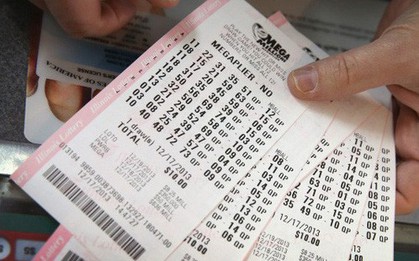 Trúng xổ số World Cup, cô gái hí hửng đăng ảnh lên Wechat rồi bị bạn "nẫng tay trên"