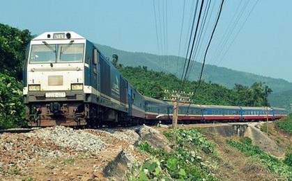 Tàu hoả phanh lố đà trên đỉnh đèo Hải Vân, đường sắt bị chậm chuyến gần 3 giờ