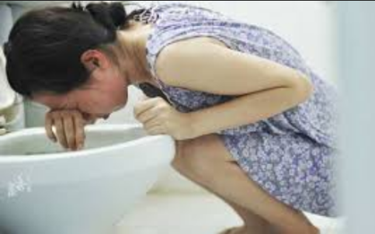 Bị sốt cao khi mang bầu 4 tháng lại có khối u lớn trong người nhưng chồng vô tâm vẫn bỏ bê: "Sốt thì tự đi viện khắc có bác sĩ cứu, không chết được đâu"