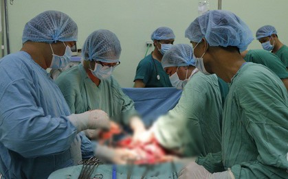 Sinh con lần ba, sản phụ 43 tuổi mất tử cung, suýt chết vì nhau cài răng lược hiếm gặp