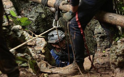 Hy vọng mới cứu đội bóng mắc kẹt trong hang động ở Thái Lan