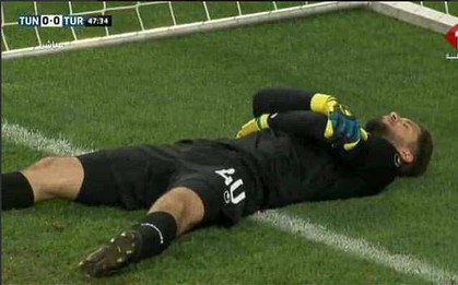 Đá World Cup trùng tháng Ramadan, cầu thủ Tunisia dùng "kế lạ" chống đói