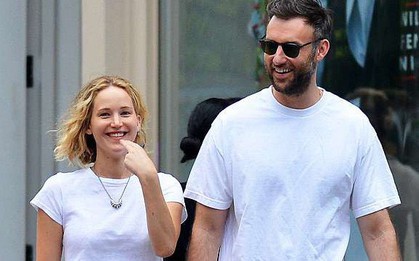"Mỹ nhân gợi cảm nhất thế giới" Jennifer Lawrence hồn nhiên để mặt mộc, tóc rối đi hẹn hò bạn trai mới