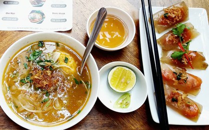 Xa trung tâm nhưng không ngờ quanh trường Đại học Thương mại có nhiều món hấp dẫn thế này