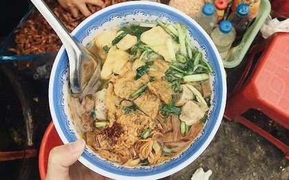 Cầm 30k vẫn có thể tự tin oanh tạc khu ăn uống của thần dân Đại học Luật