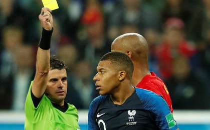 Sau màn lăn lộn ăn vạ như Neymar, sao trẻ Mbappe lại bị chỉ trích vì thói câu giờ chọc tức đối thủ