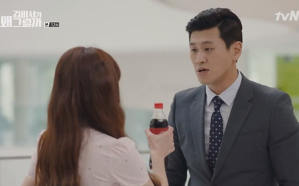 Chỉ cần một chai nước ngọt là bạn đã có cách tỏ tình siêu đáng yêu như cặp đôi phụ trong phim "Thư ký Kim"