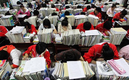 Không hề nương tay, gian lận thi cử ở Trung Quốc bị phạt đến 7 năm tù