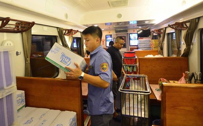 Lương thực được tăng cường gấp đôi cho những chuyến tàu hoả xuyên tâm bão Sơn Tinh