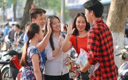Điểm thi thấp, điểm sàn giảm, sĩ tử cân não không biết thay đổi nguyện vọng như thế nào