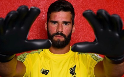 Liverpool chính thức sở hữu thủ thành đắt giá nhất thế giới
