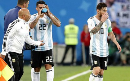 Hé lộ chi tiết cuộc nói chuyện giữa Messi và HLV Sampaoli ở World Cup 2018